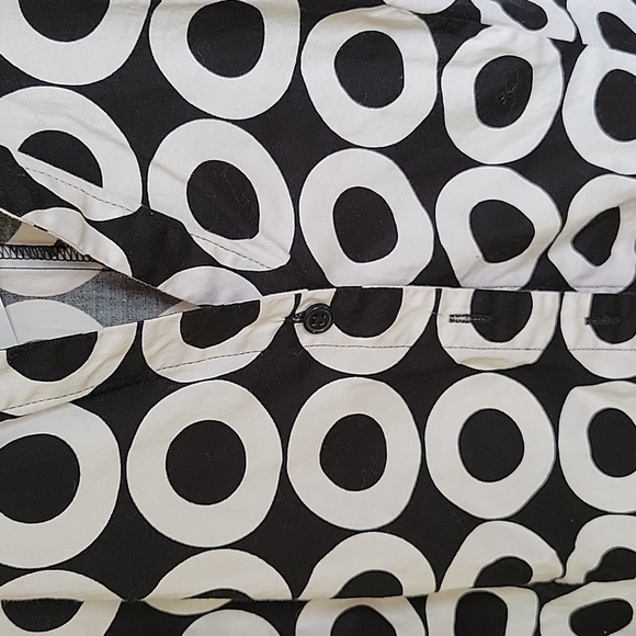 #2950 New york and company size medium ls button up shirt - Picture 2 of 4